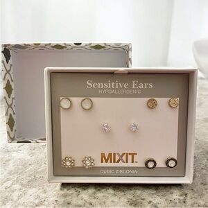 NWT Mix It Cubic Zirconia Sensitive Earrings Gold Tone Studs